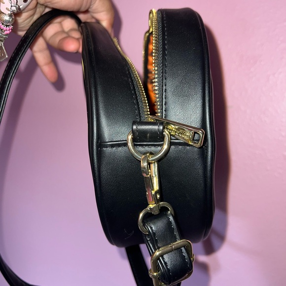 Loungefly Villian Con Crossbody bag. - Picture 4 of 4